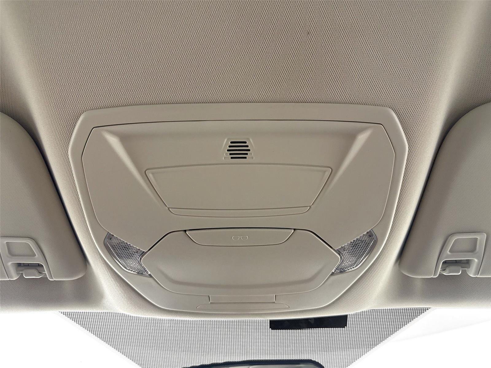 Used 2018 Ingot Silver Ford SE image 6