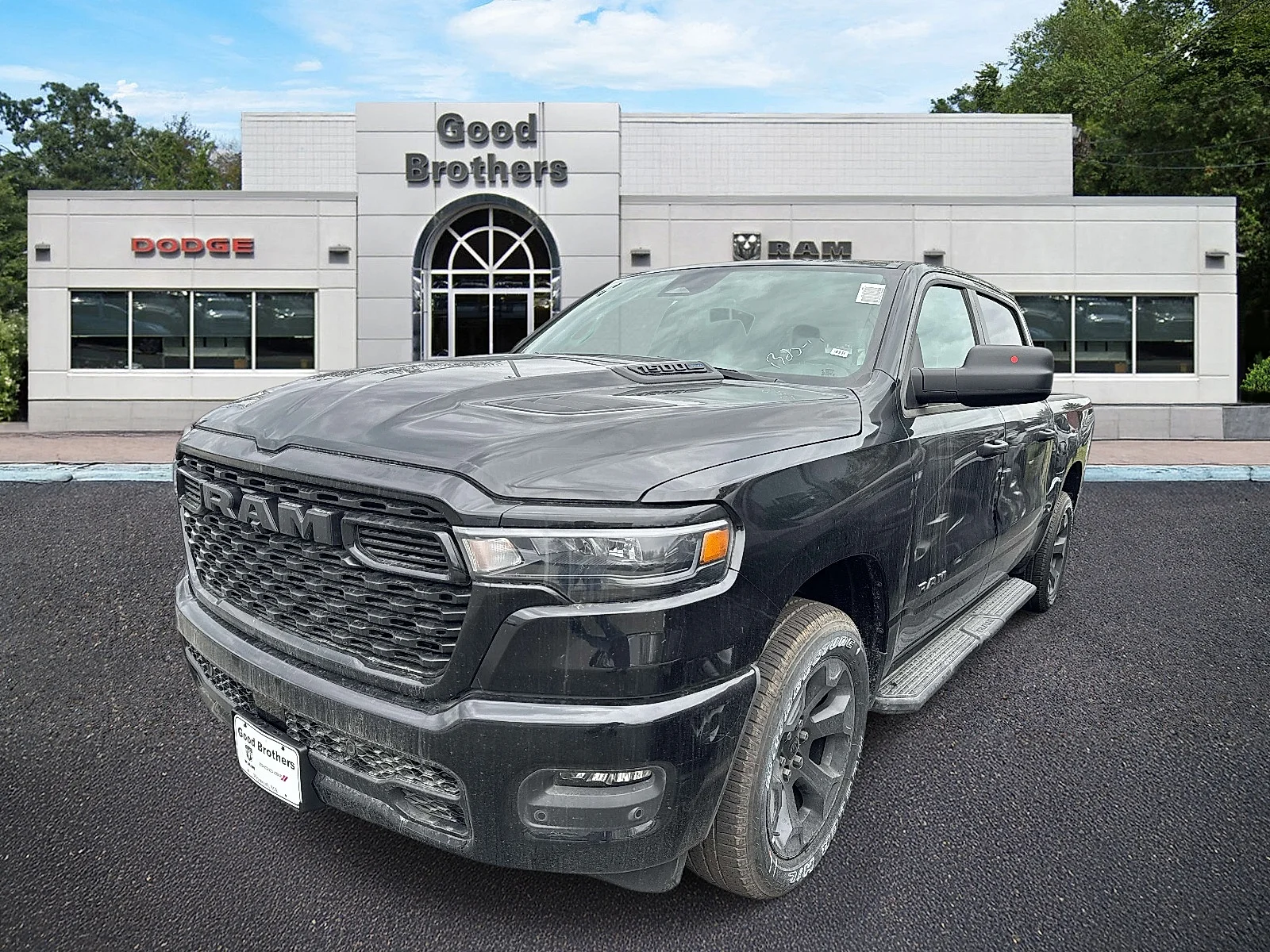 2026 RAM 1500 Express 4x4 Crew Cab 5'7's photo