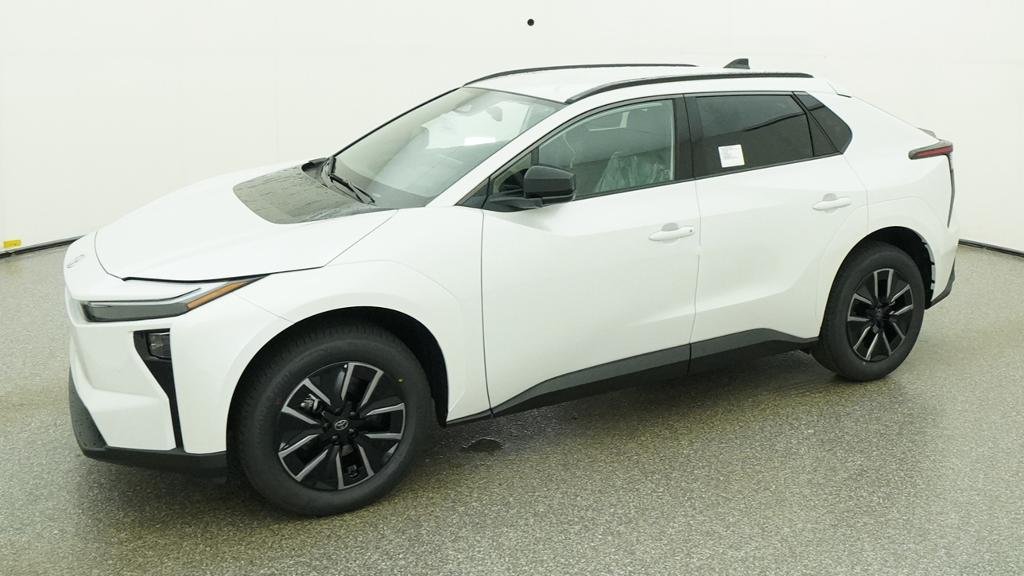 New 2026 Wind Chill Pearl Toyota XLE image 5