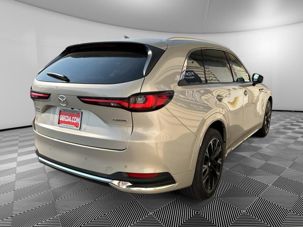 Used 2025 Platinum Quartz Mazda S Premium Plus Package image 4