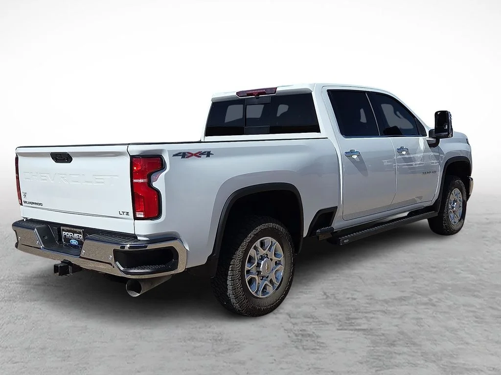 Used 2025 White Chevrolet LTZ image 10
