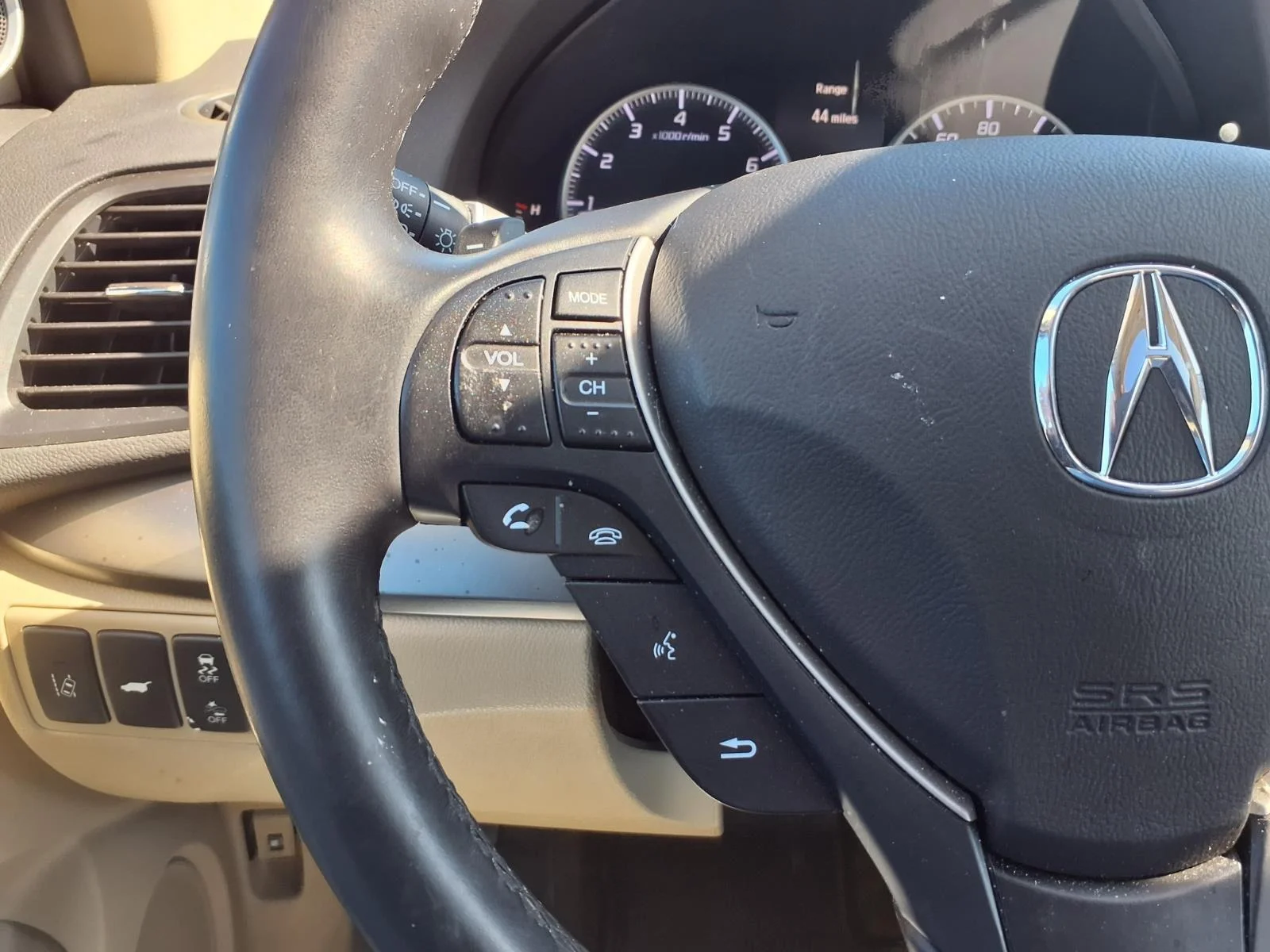 Used 2016 White Diamond Pearl Acura  image 16