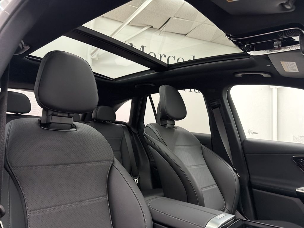 Used 2026 White Mercedes-Benz GLC 300 image 29