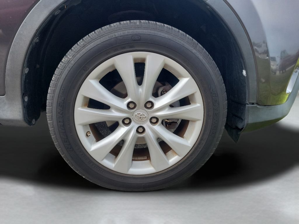 Used 2015 Gray Toyota Limited image 30