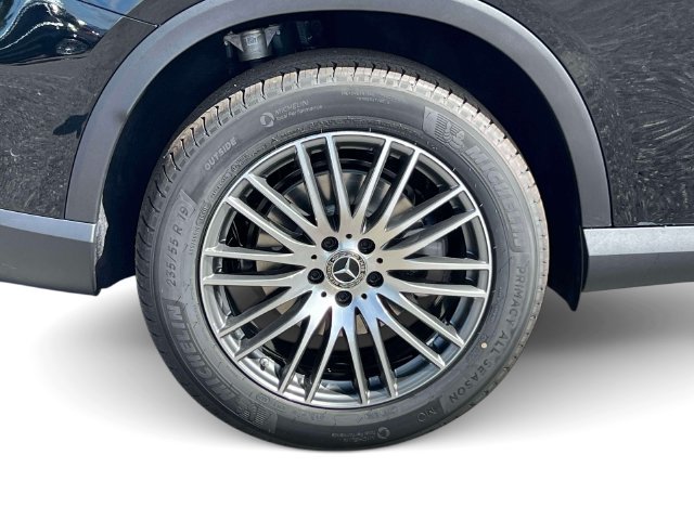 New 2027 Black Mercedes-Benz GLC 300 image 8