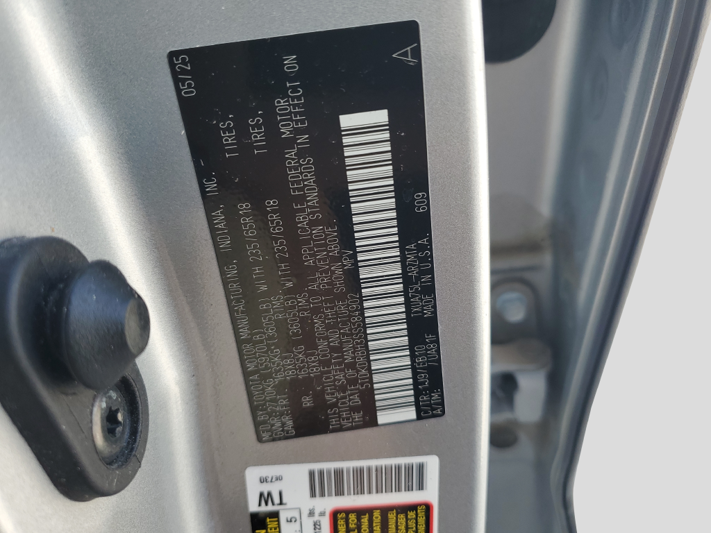 Used 2025 Silver Toyota XLE image 24