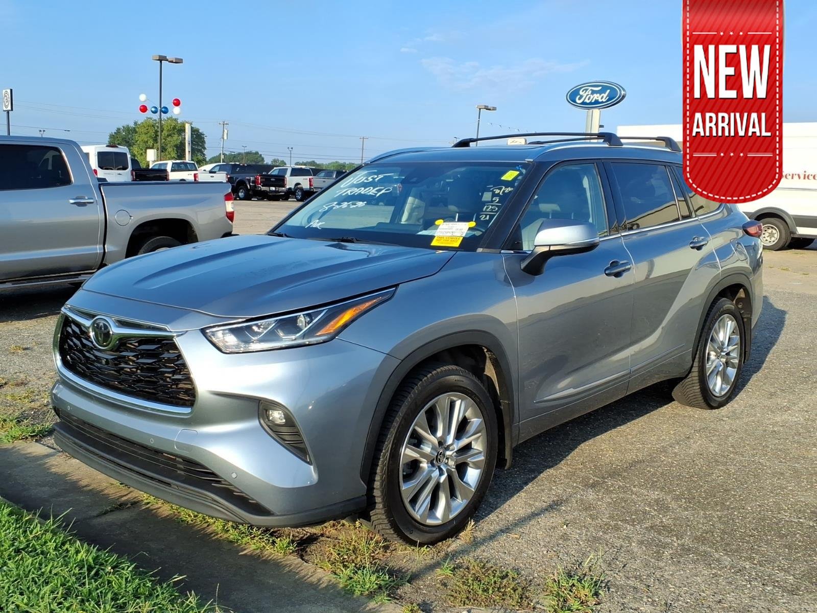 Used 2021 Moon Dust Toyota Limited image 1