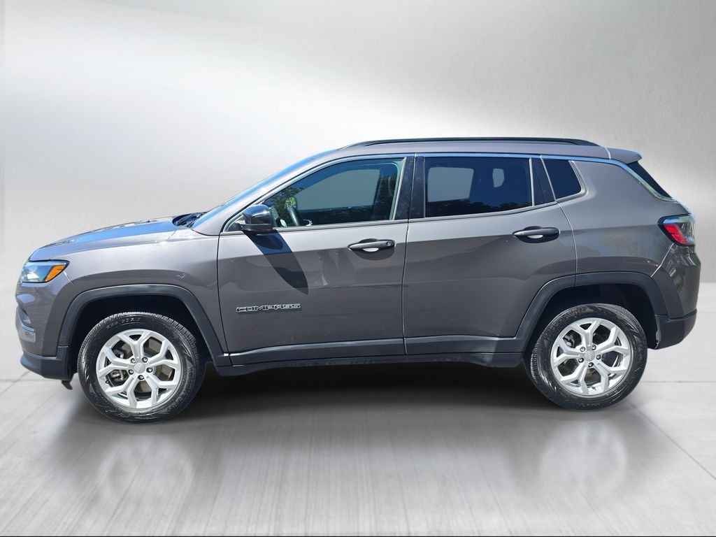Used 2024 Gray Metallic Jeep Latitude image 6