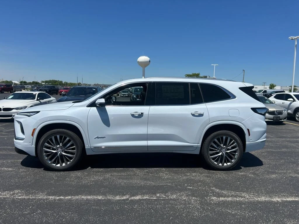New 2026 Iridescent White Tricoat Buick Avenir image 11