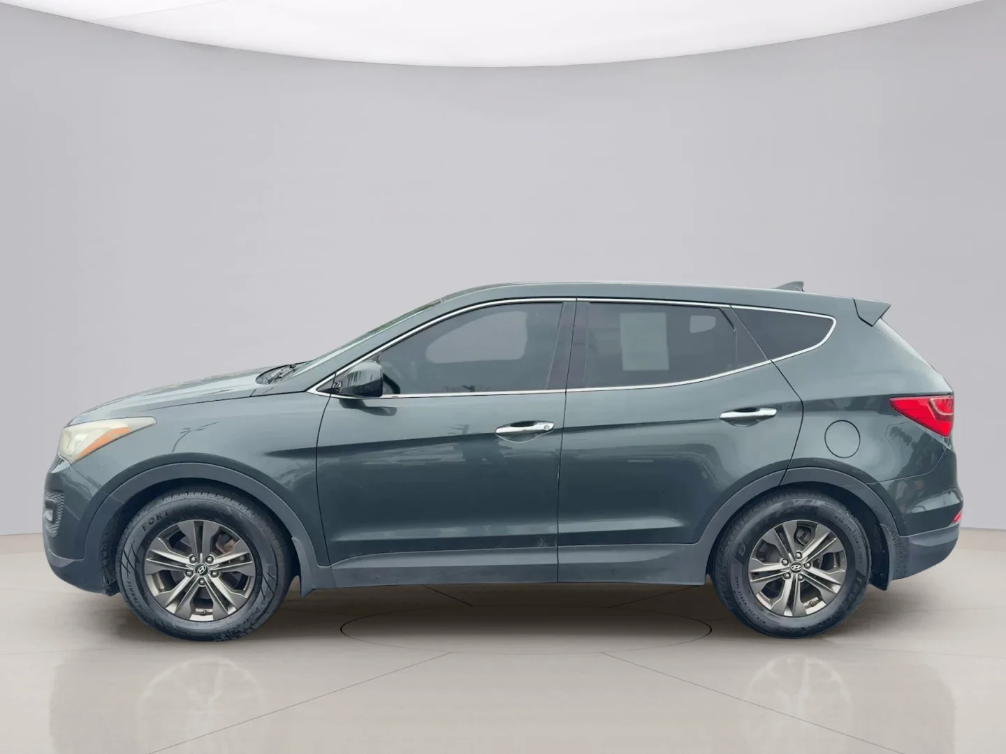 Used 2013 Green Hyundai SPORT image 2