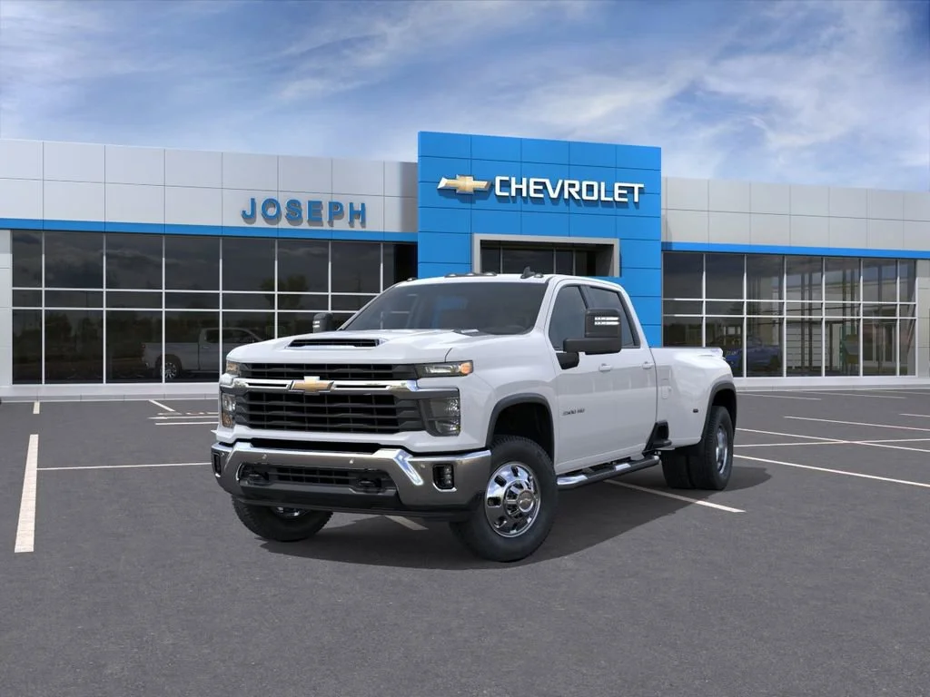 New 2026 Summit White Chevrolet LT DRW image 8