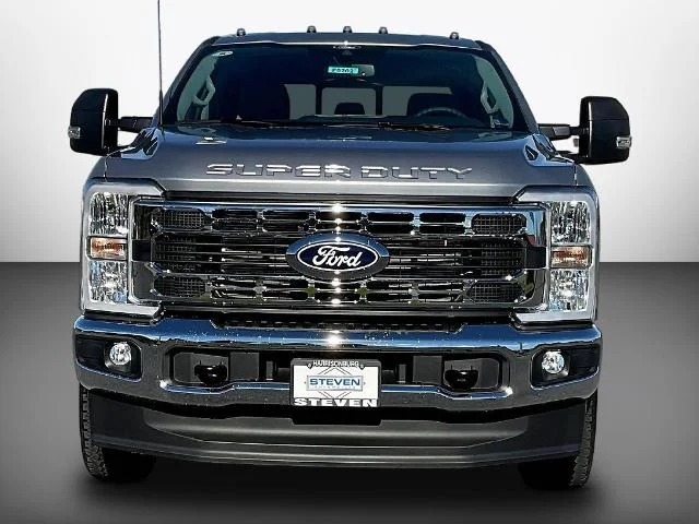 New 2027 Iconic Silver Metallic Ford F-250® XLT image 51