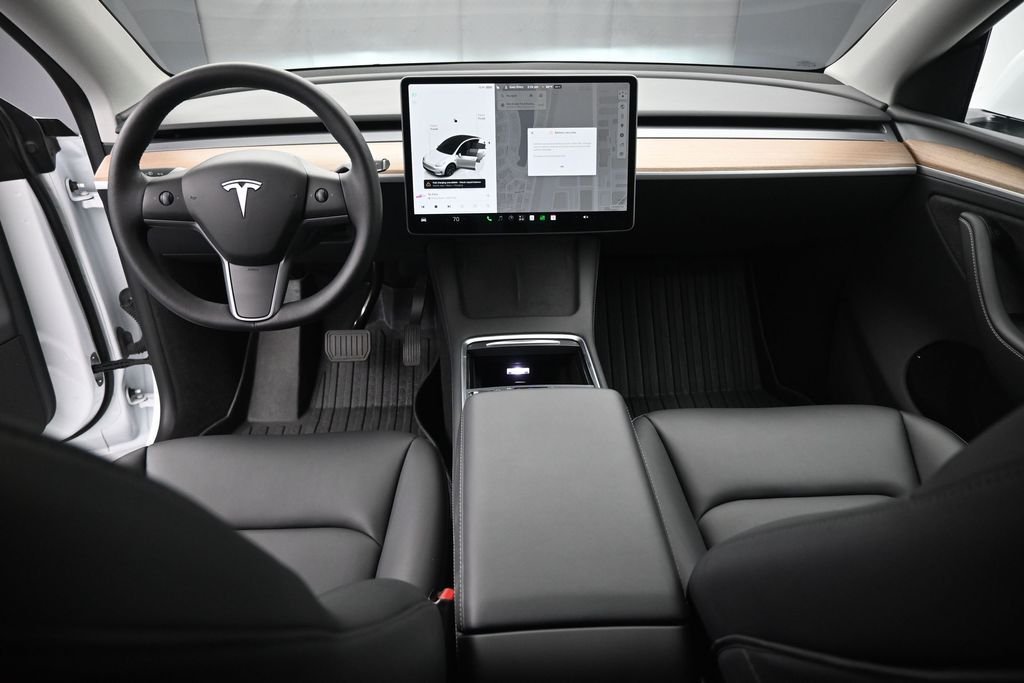 Used 2023 White Tesla Long Range image 18