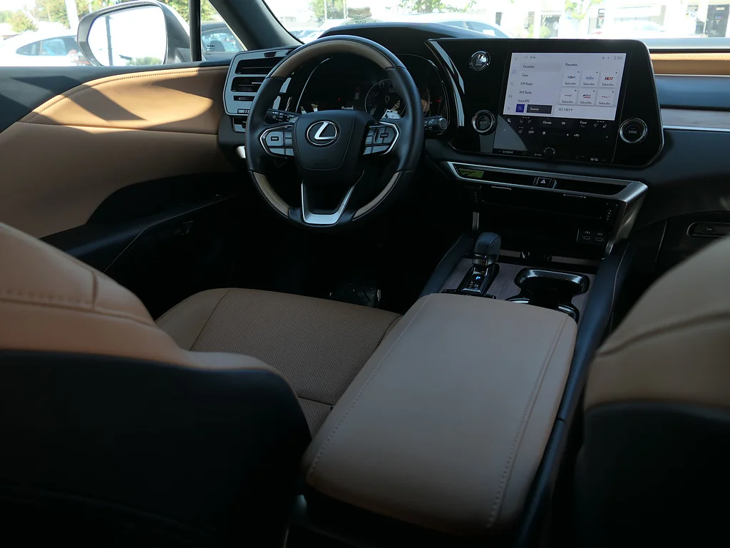Used 2024 Eminent White Pearl Lexus Premium image 25