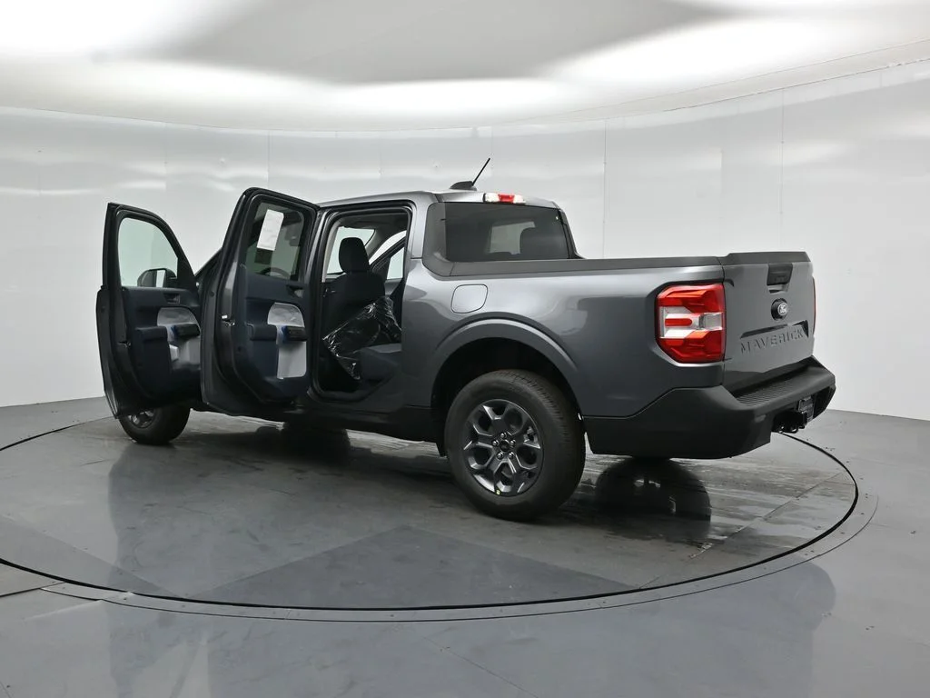 New 2026 Carbonized Gray Metallic Ford XLT image 30