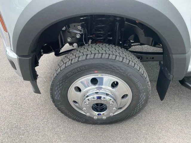 New 2026 Avalanche Gray Ford F-450® LARIAT® image 43