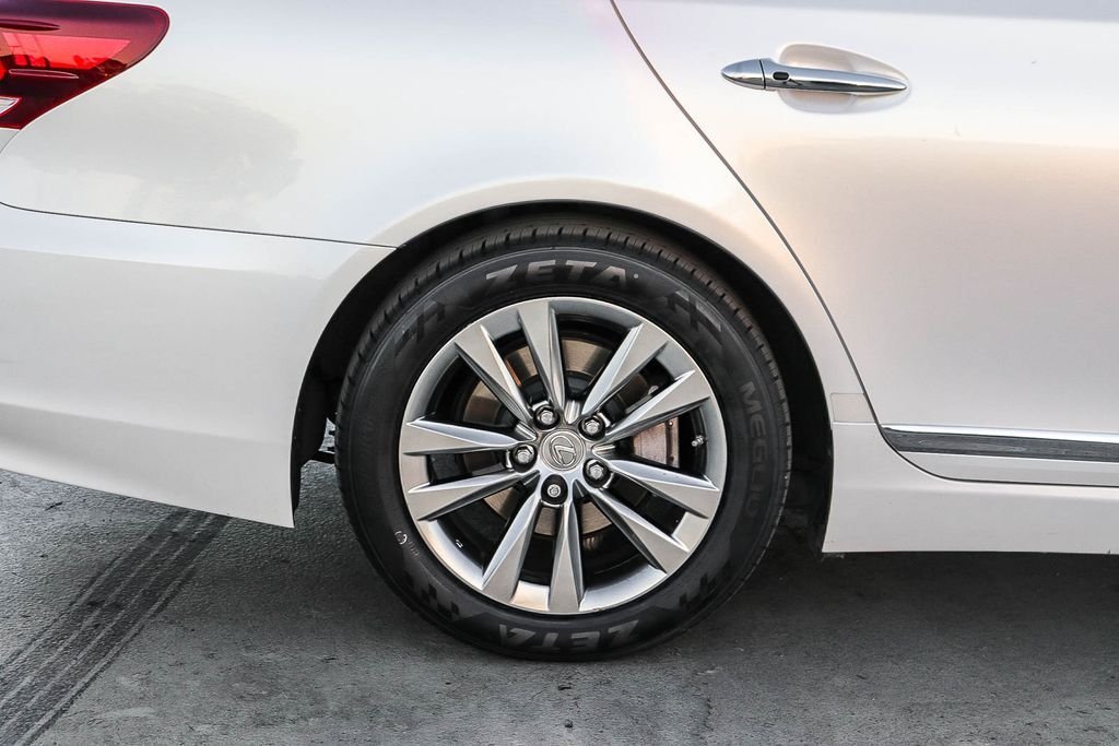 Used 2016 White Pearl Lexus 460 image 12