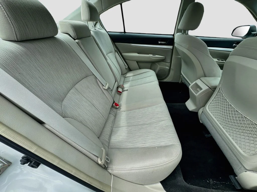 Used 2013 White Subaru 2.5i image 31