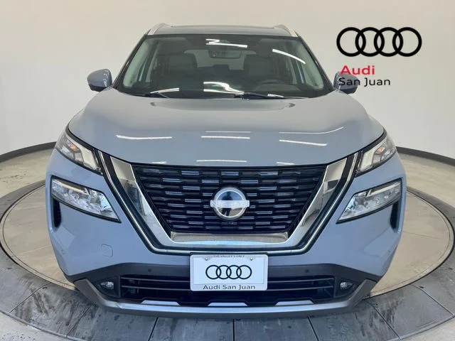 Used 2022 Gray Nissan SL image 2
