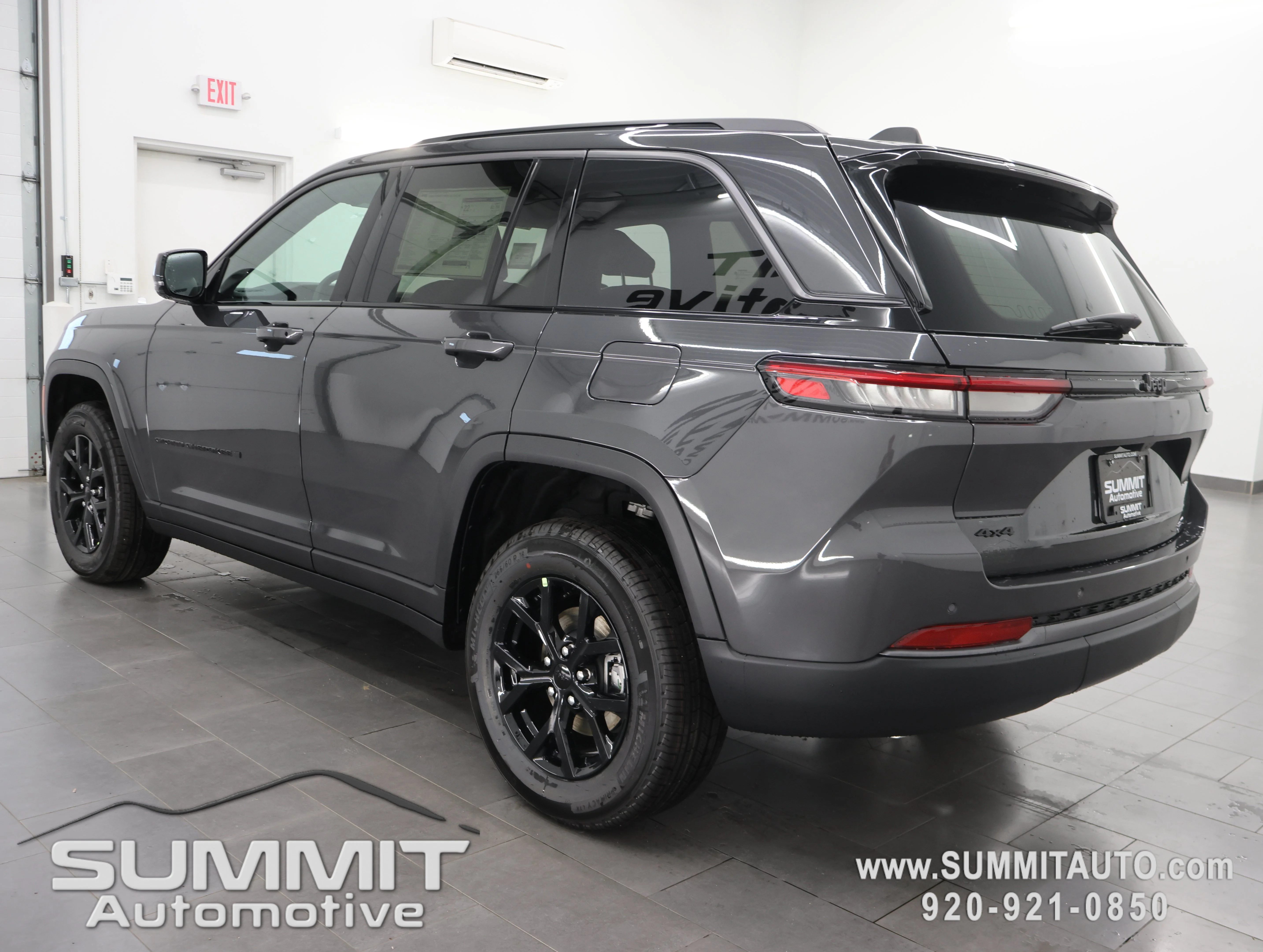 New 2026 Baltic Gray Metallic Clearcoat Jeep Altitude image 6