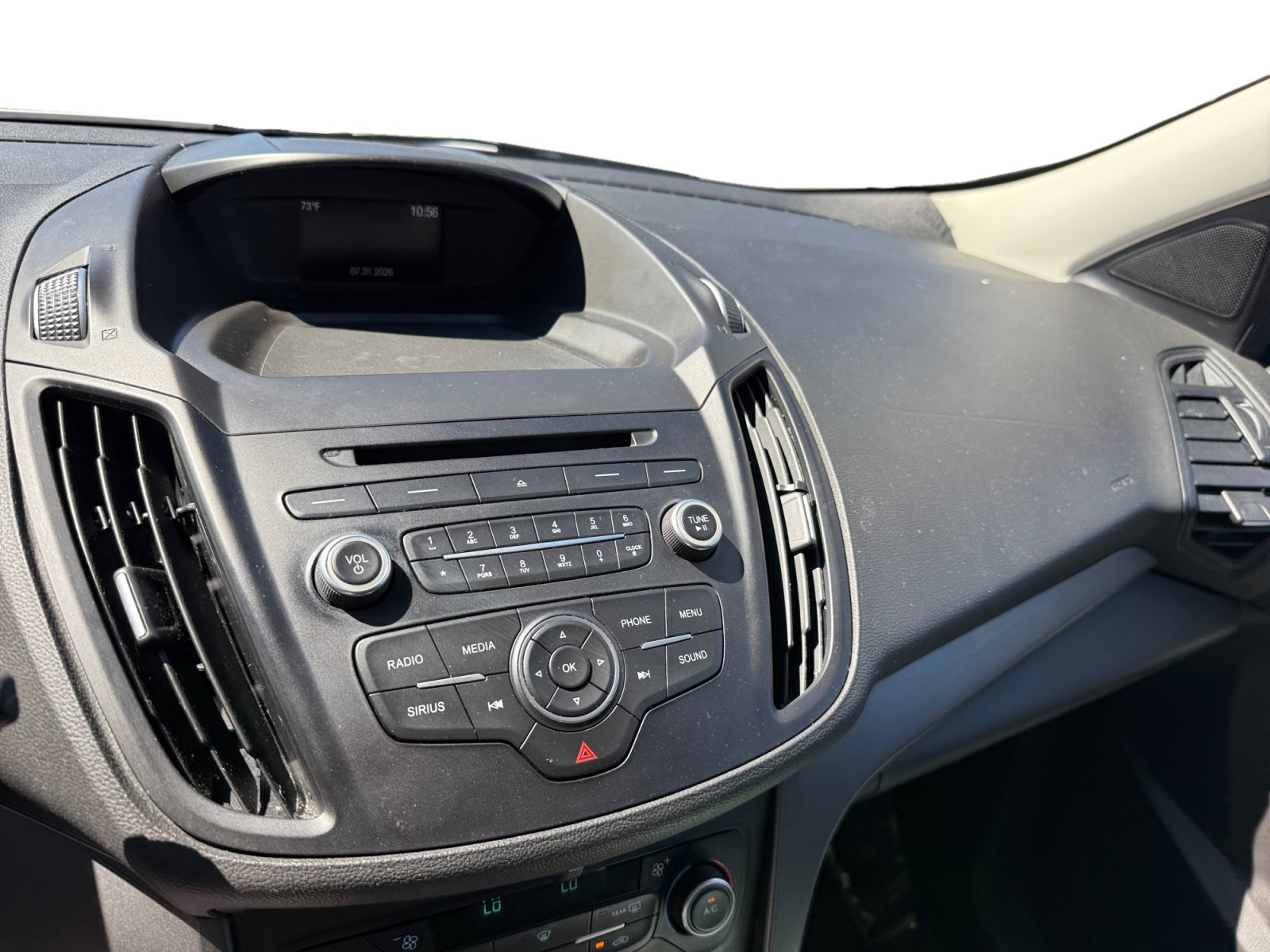 Used 2018 Oxford White Ford SE image 12