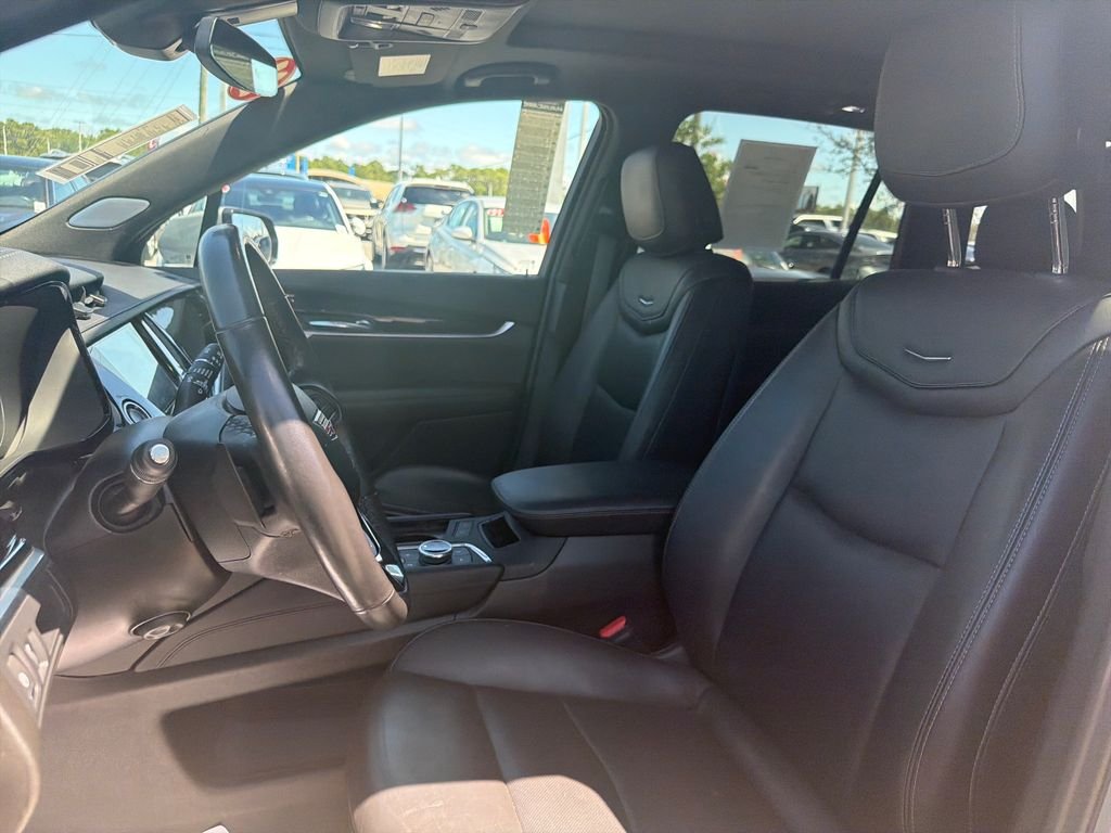 Used 2025 Silver Cadillac Premium Luxury image 17