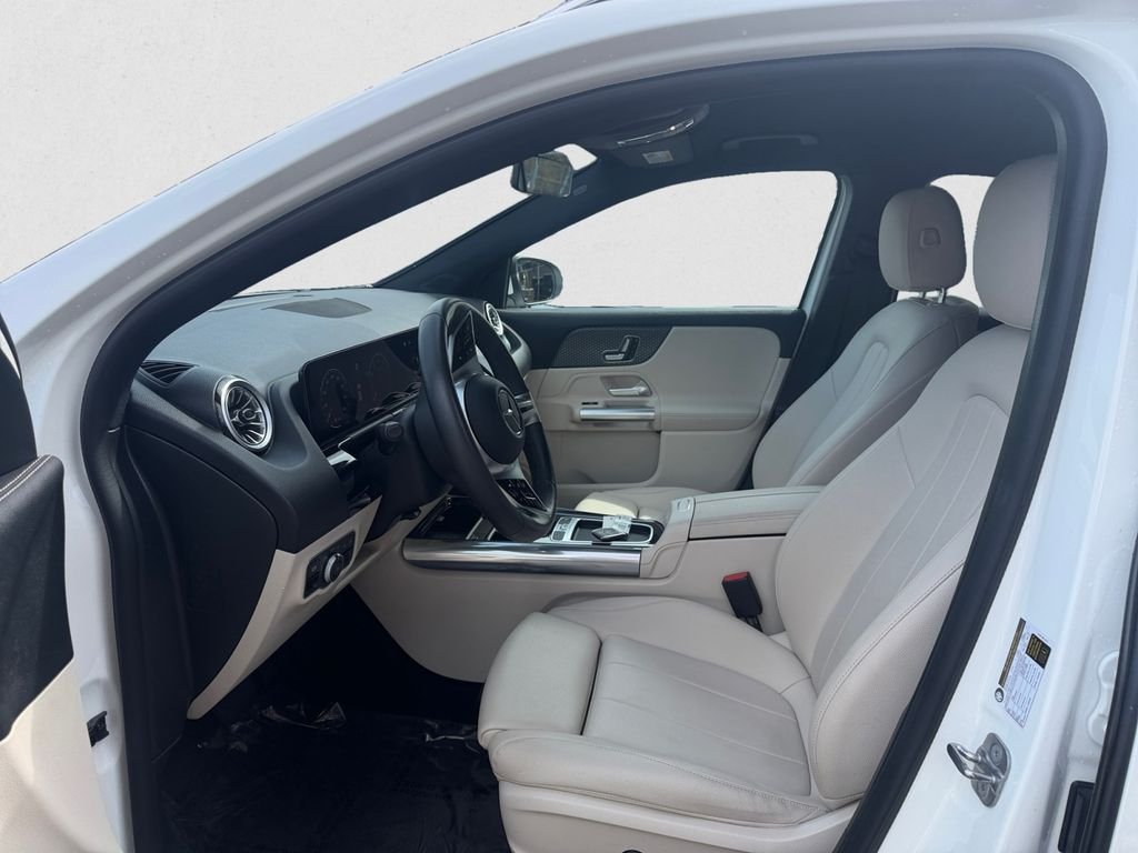 Used 2025 Polar White Mercedes-Benz GLA 250 image 9