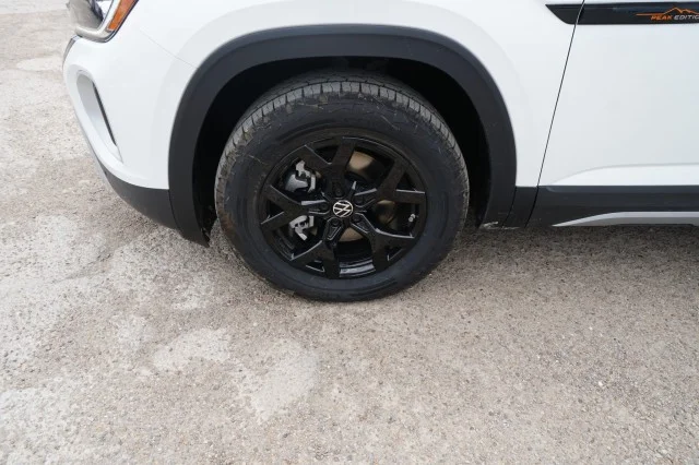 New 2024  Volkswagen 2.0T Peak Edition SEL image 11