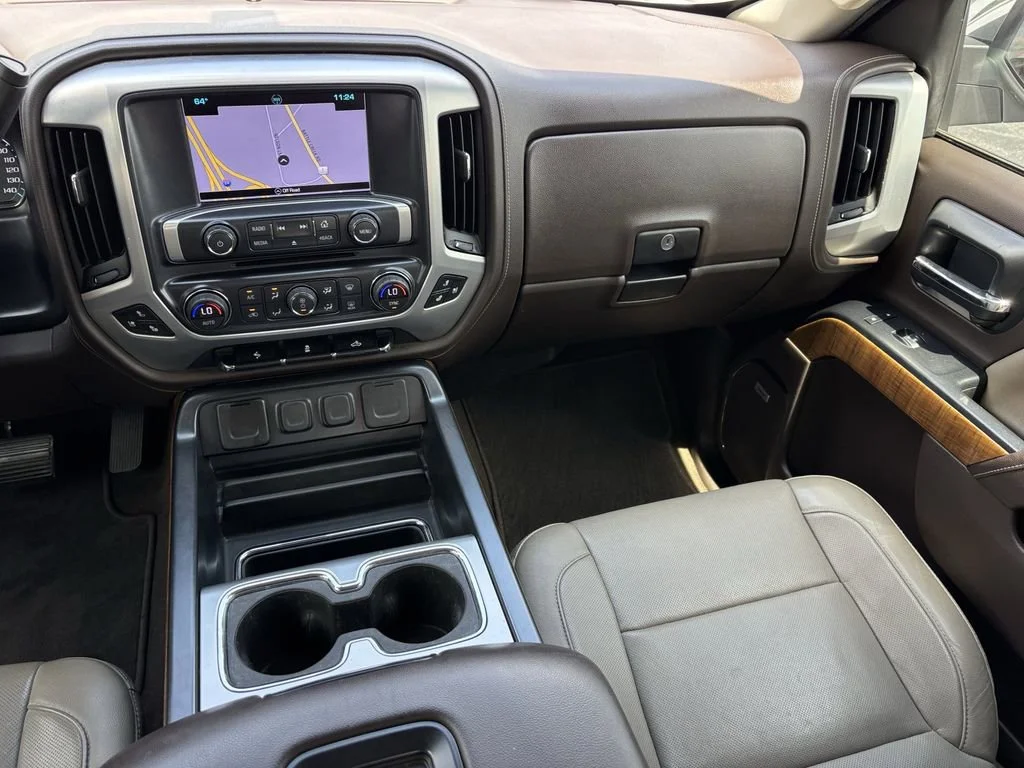 Used 2018 WHITE FROST TRICOAT GMC SLT image 37