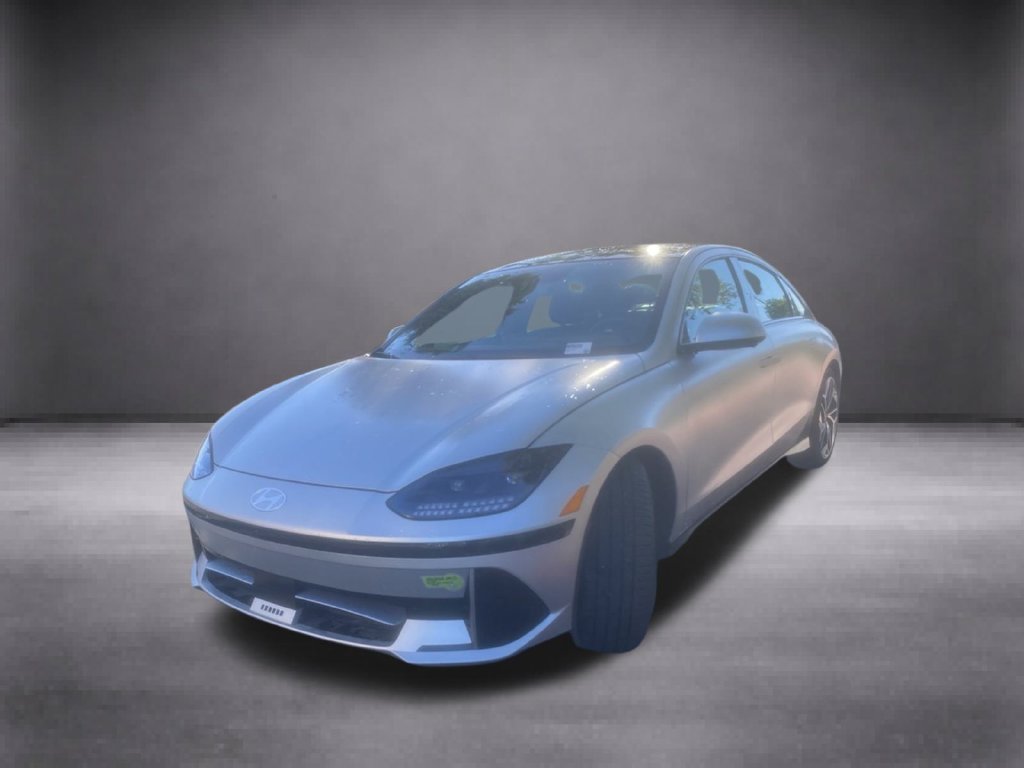 Used 2023 Gold Hyundai Limited image 6