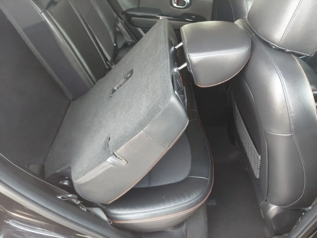 Used 2018 Black Kia Exclaim image 35