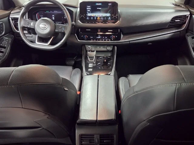 Used 2023 Gray Nissan Platinum image 8