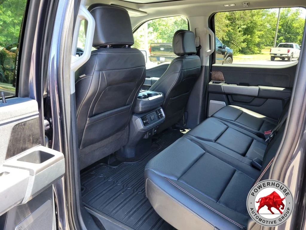 Used 2022  Ford Lariat image 14