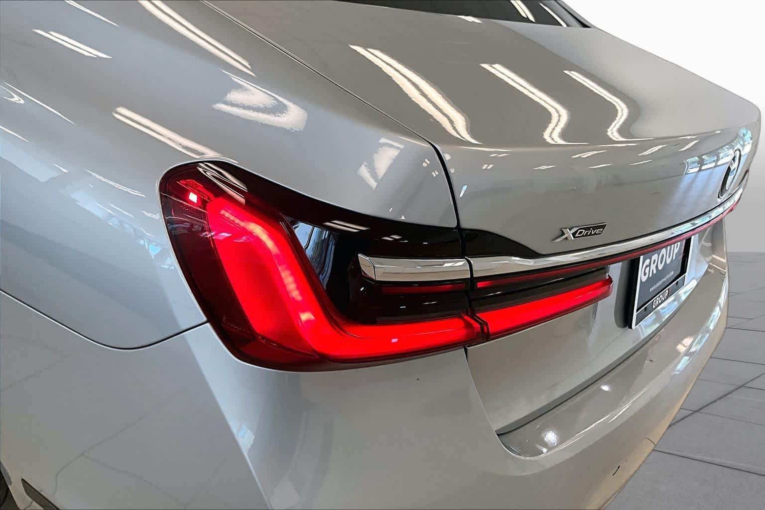 Used 2020 Glacier Silver Metallic BMW 750i xDrive image 26