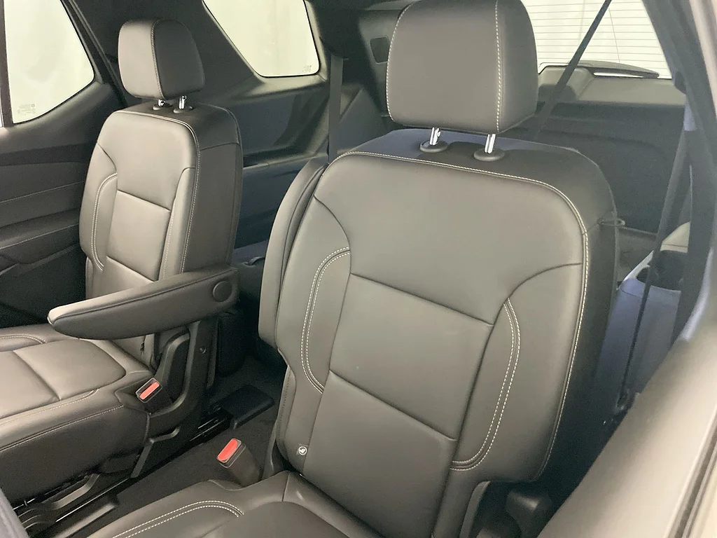 Used 2023 Mosaic Black Metallic Chevrolet LT Leather image 24