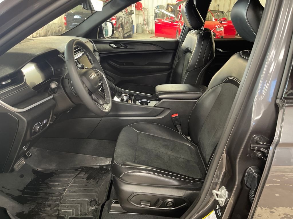 Certified Used 2025 Gray Jeep Altitude image 14
