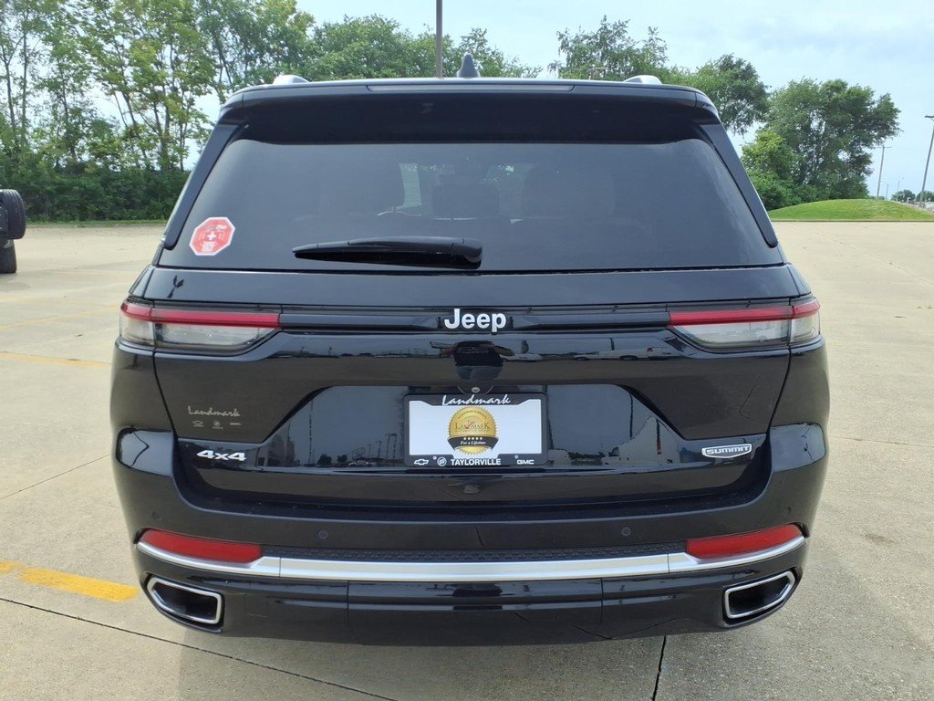 Used 2023 Diamond Black C Jeep SUMMIT image 20