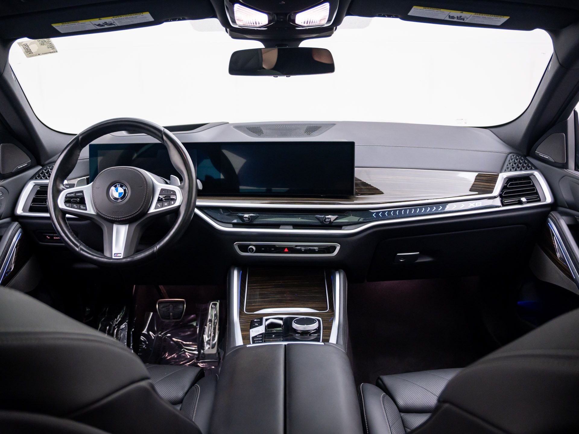 Used 2025 Black BMW xDrive40i image 10