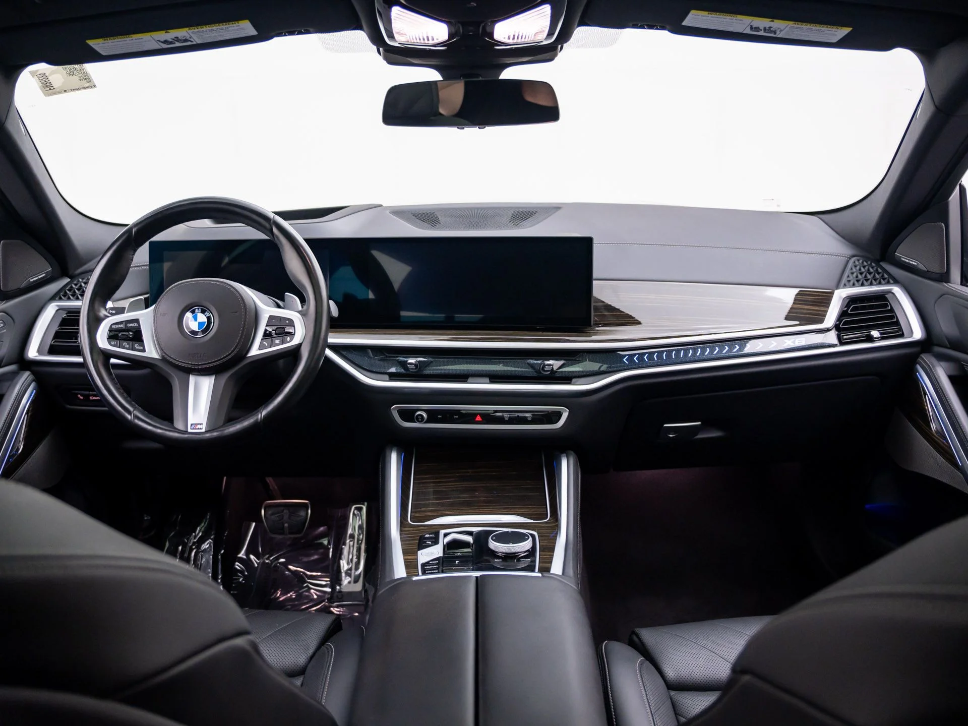 Used 2025 Black BMW xDrive40i image 10