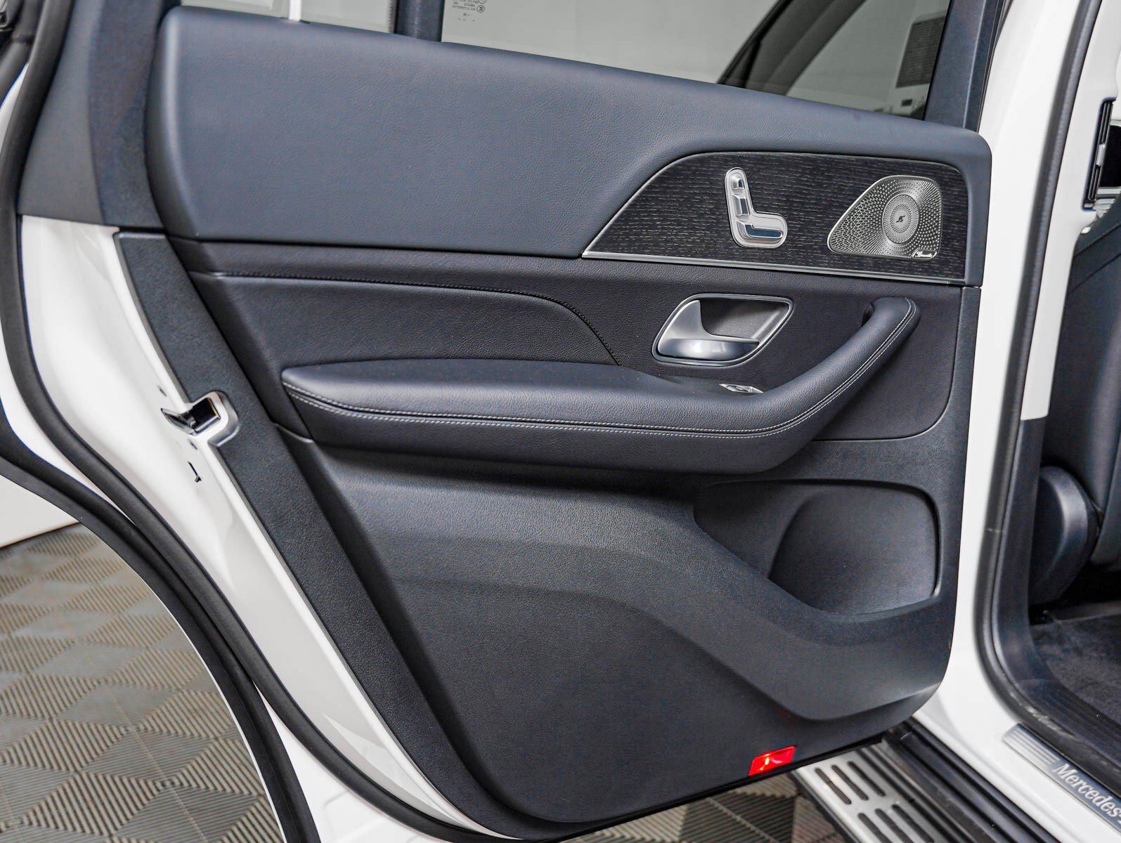 New 2026 Polar White Mercedes-Benz GLS 450 image 27