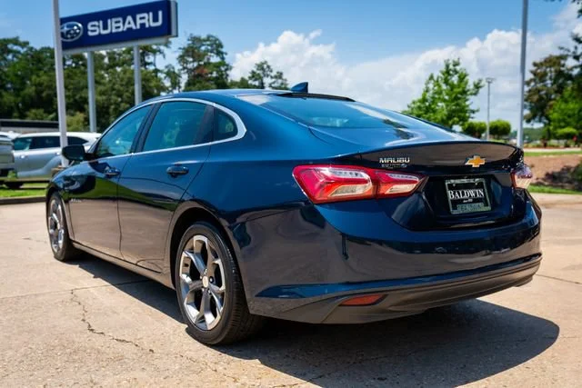 Used 2021 Northsky Blue Metallic Chevrolet LT image 4