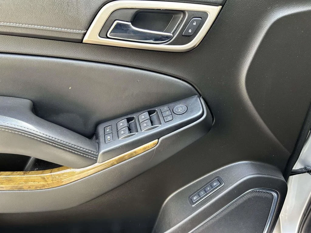 Used 2017 Silver GMC Denali image 13