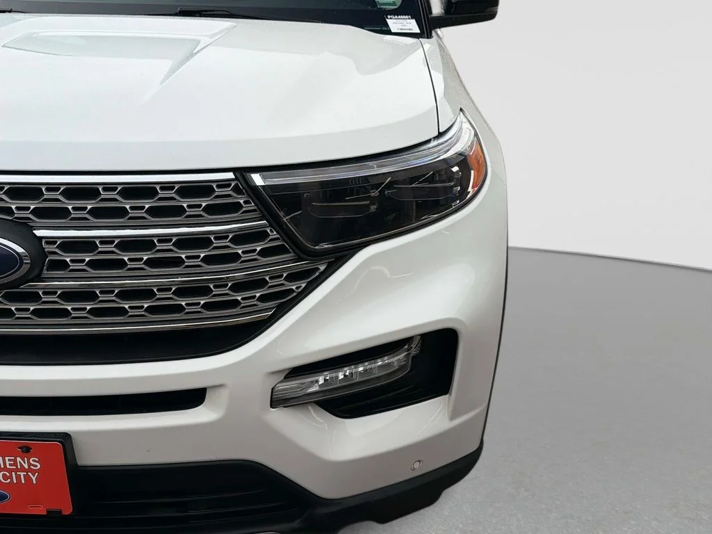 Used 2023 White Ford Limited image 11