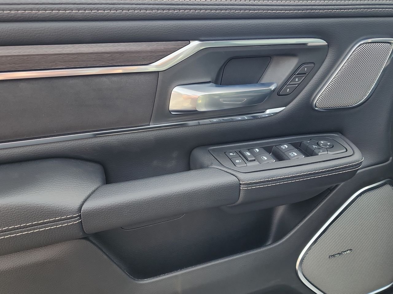 New 2026 Silver Zynith Exterior Paint RAM Laramie image 13