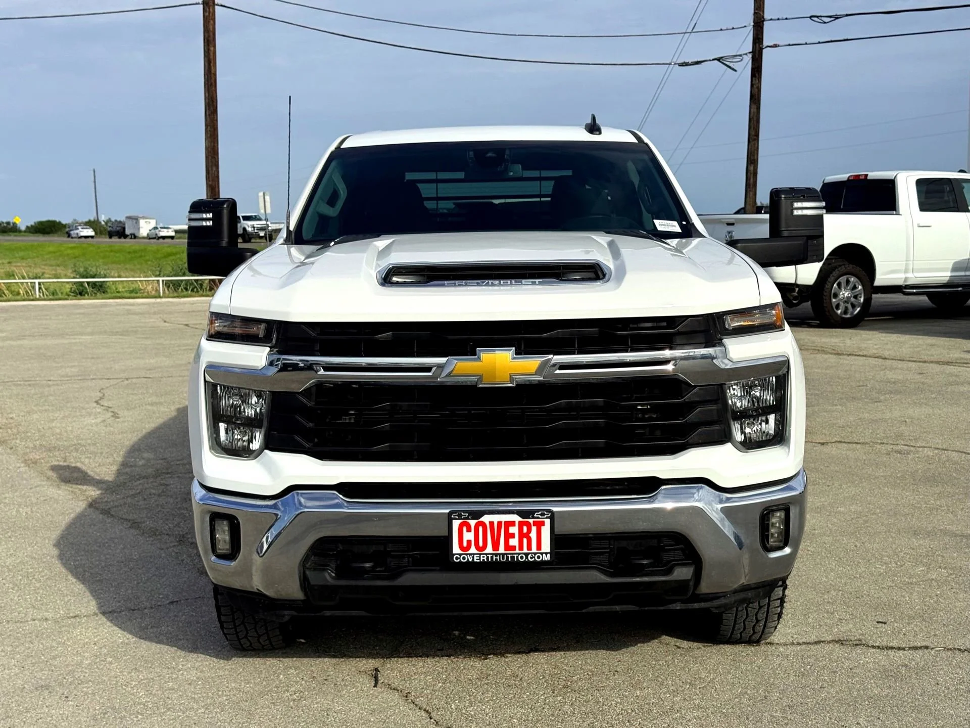 Used 2024 Summit White Chevrolet LT image 4