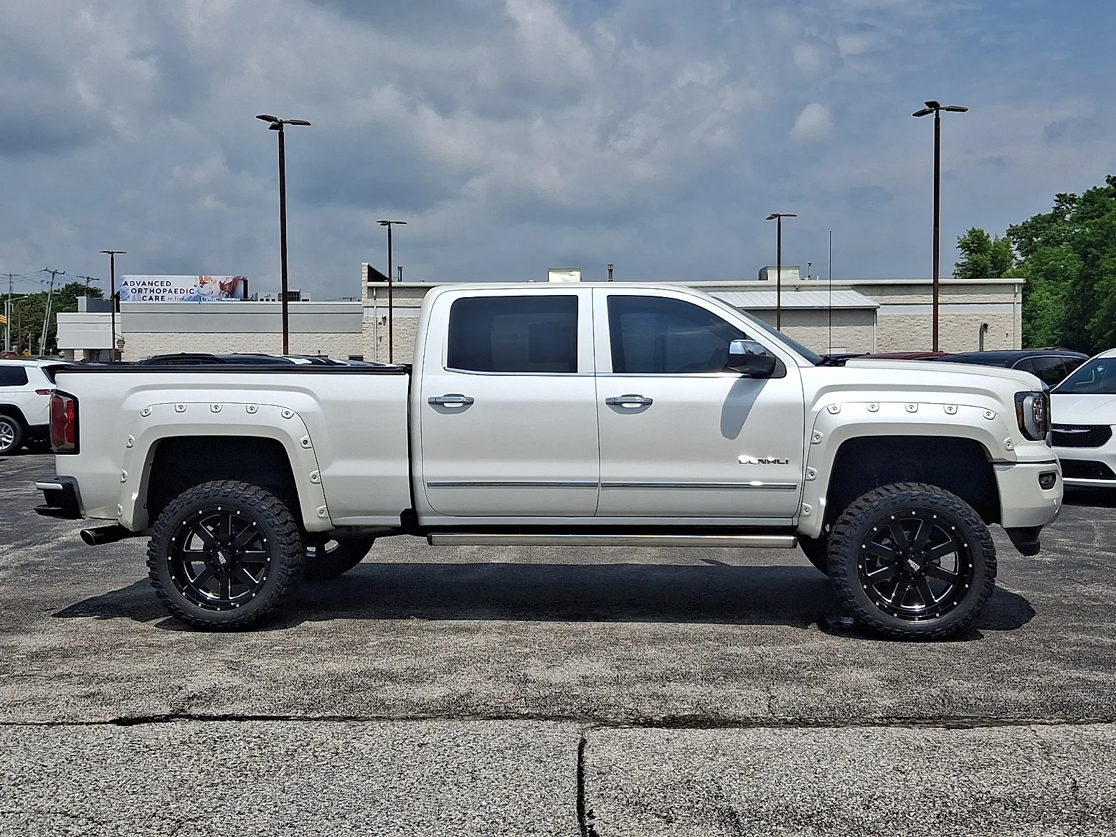 Used 2017 White GMC Denali image 13