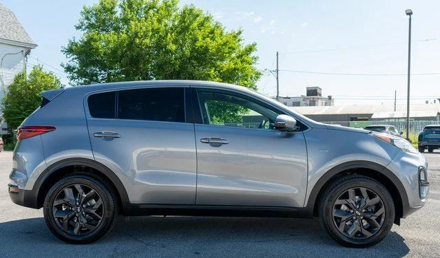 Used 2022 Gray Kia LX image 5