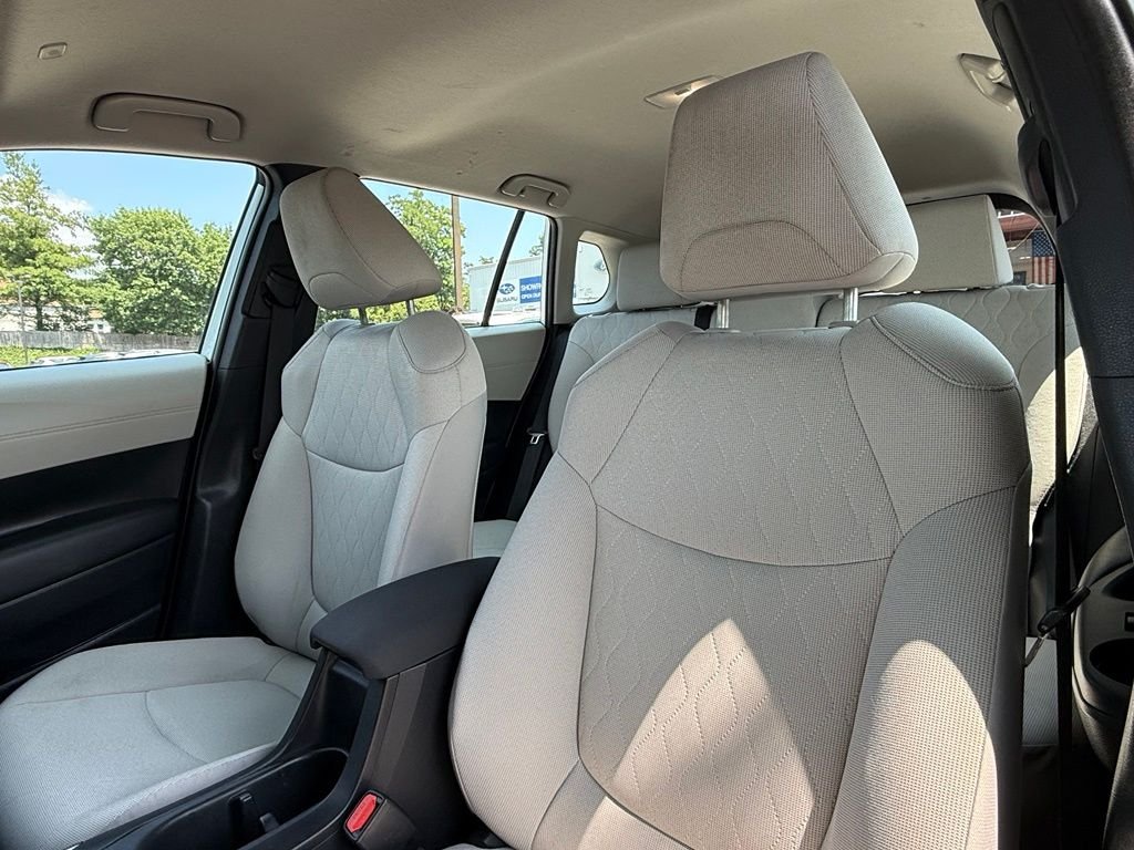 Used 2024 White Toyota L image 23