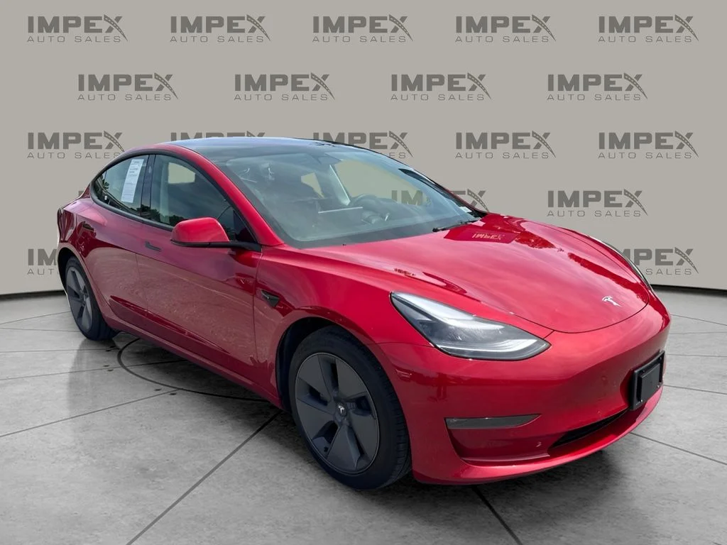 Used 2022 Red Tesla Long Range image 4