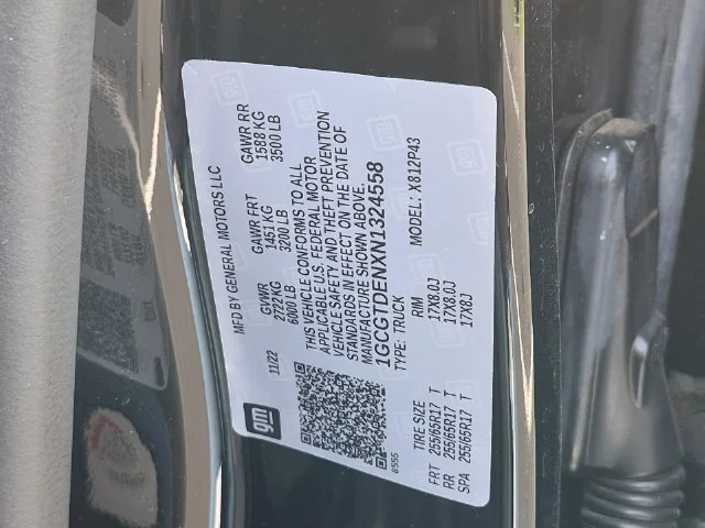 Used 2022 Black Chevrolet Z71 image 38